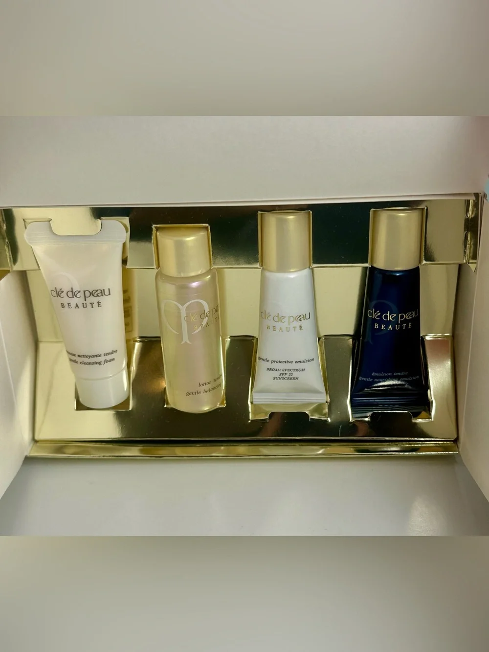 Cle De Peau Beaute 4-piece Travel Set NIB